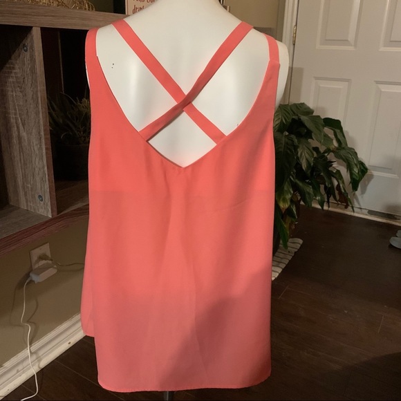 Cute Dex Top - Picture 2 of 4